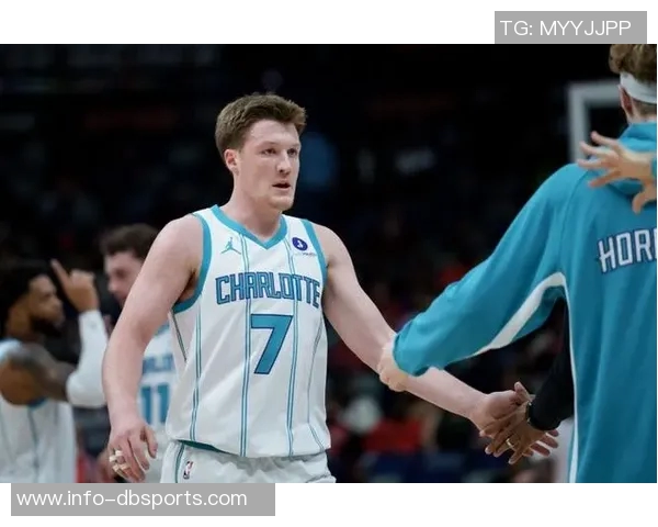 热火首节狂轰53分却遭黄蜂次节逆袭半场仅领先3分 热火首节狂轰53分却遭黄蜂次节逆袭半场仅领先3分