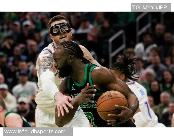 杰伦布朗场均296分助力球队东部第三却仅获东部第六排名 杰伦布朗场均296分助力球队东部第三却仅获东部第六排名