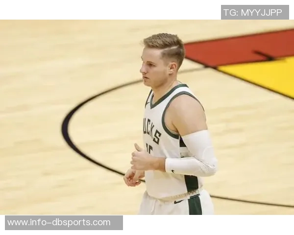 梅里尔表现出色三分球命中率高达六成贡献19分4篮板正负值显著提升