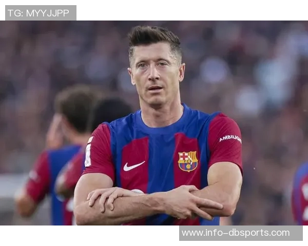 莱万与巴萨续约可能性依然存在俱乐部尚未急于做出决定